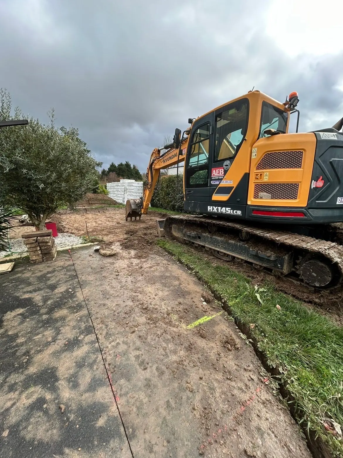 Chemin d’accès en cours de réalisation, couche de forme en place